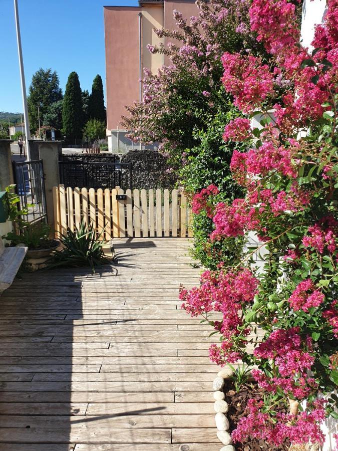 Appartement Duplexe De 1 A 4 Chambres Privees Dans Maison Le Teil Exterior foto